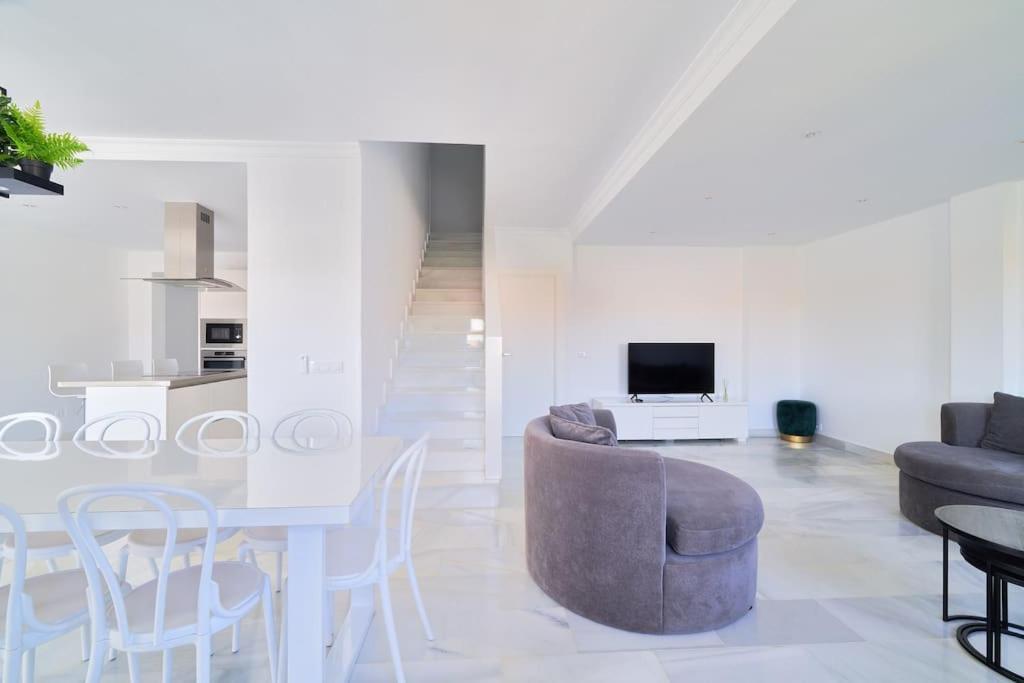 Superbe Appartement Avec Jaccuzi Marbella Exterior photo