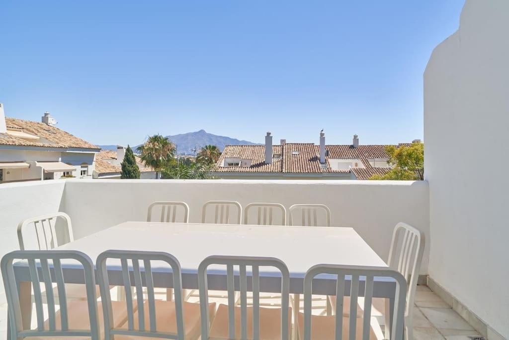 Superbe Appartement Avec Jaccuzi Marbella Exterior photo