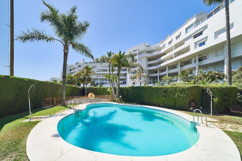 Superbe Appartement Avec Jaccuzi Marbella Exterior photo