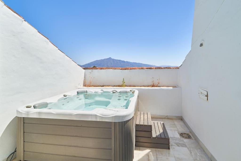 Superbe Appartement Avec Jaccuzi Marbella Exterior photo