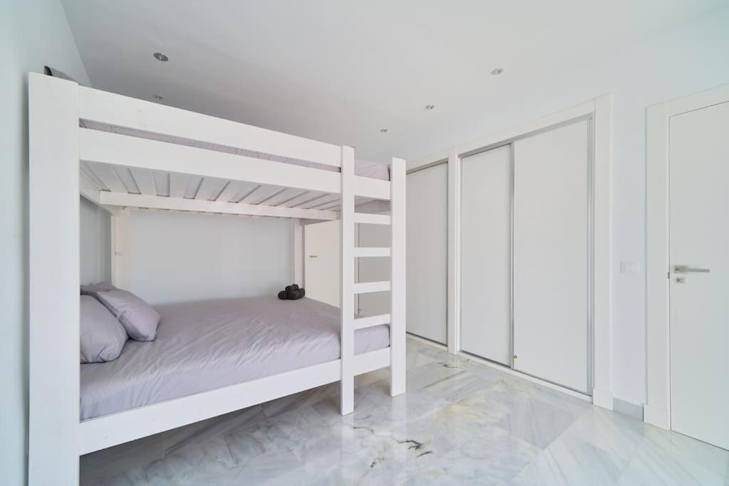 Superbe Appartement Avec Jaccuzi Marbella Exterior photo