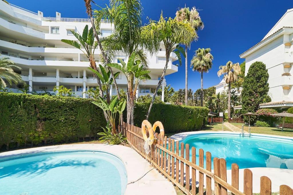 Superbe Appartement Avec Jaccuzi Marbella Exterior photo